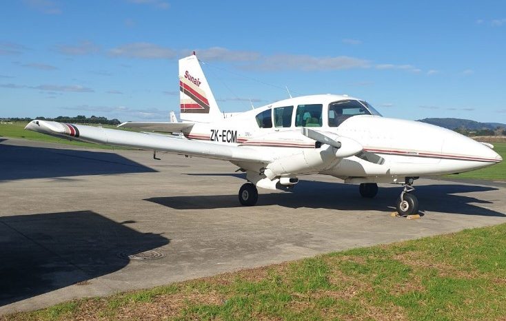 Piper PA23-250F Aztec, 1981 full