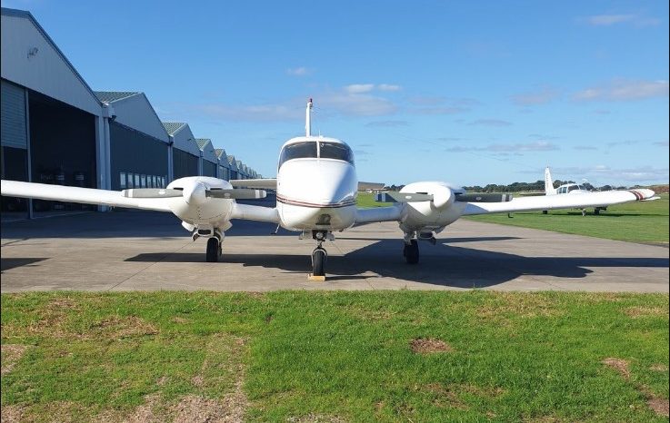 Piper PA23-250F Aztec, 1981 full