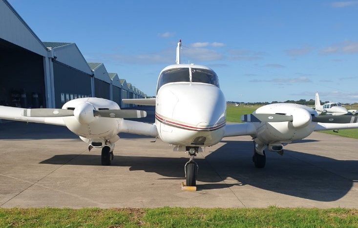 Piper PA23-250F Aztec, 1981 full