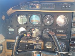 Piper PA23-250F Aztec, 1981 full