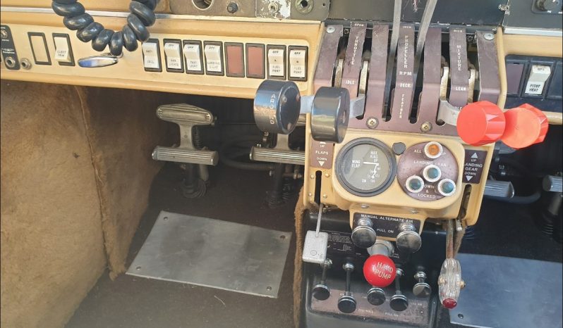 Piper PA23-250F Aztec, 1981 full