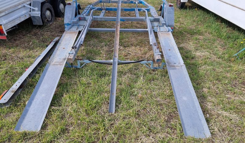 Aircraft trailer full