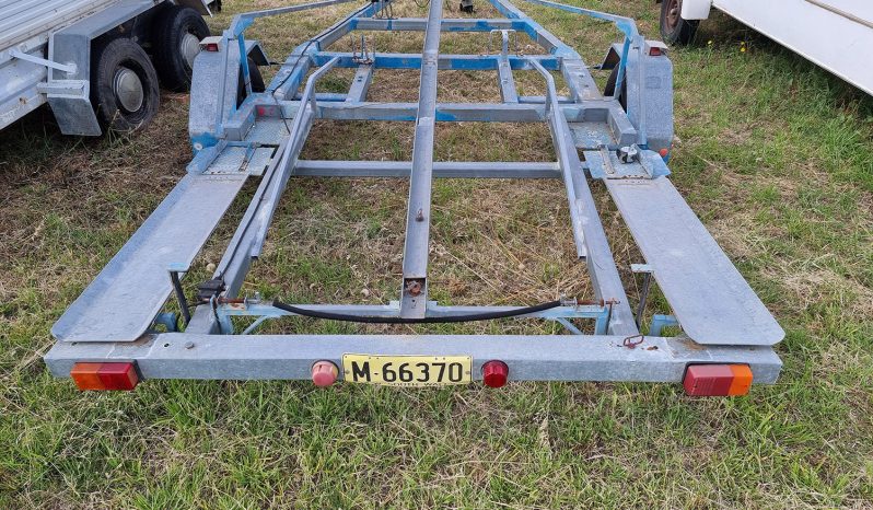 Aircraft trailer full